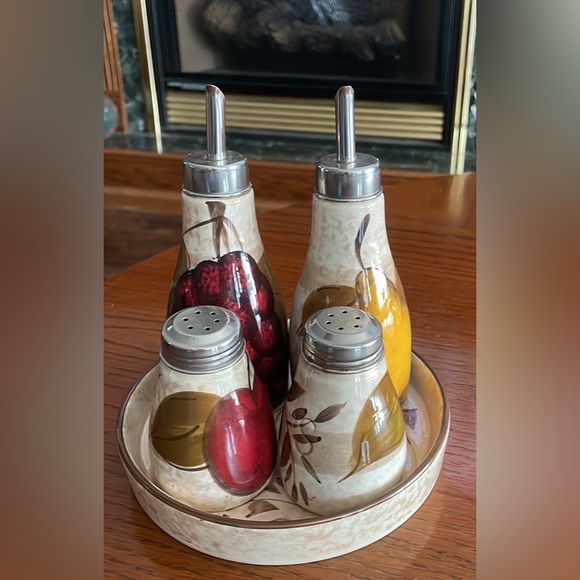 Oil & Vinegar/ Salt & Pepper Table Set - Picture 1 of 5